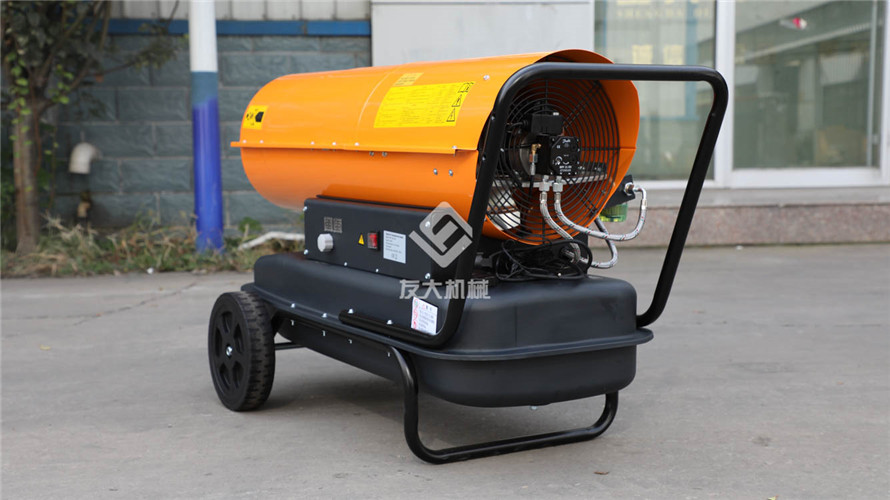 冬天車間里來上這么一臺燃油暖風(fēng)機(jī)取暖，工人直呼“真香”